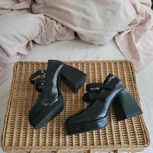 Mary Jane platform shoes